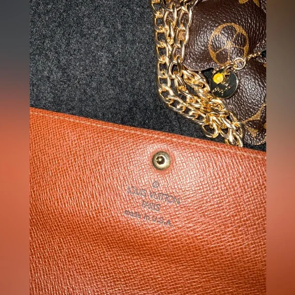 ✅AUTHENTIC LOUIS VUITTON WALLET - Picture 4 of 12